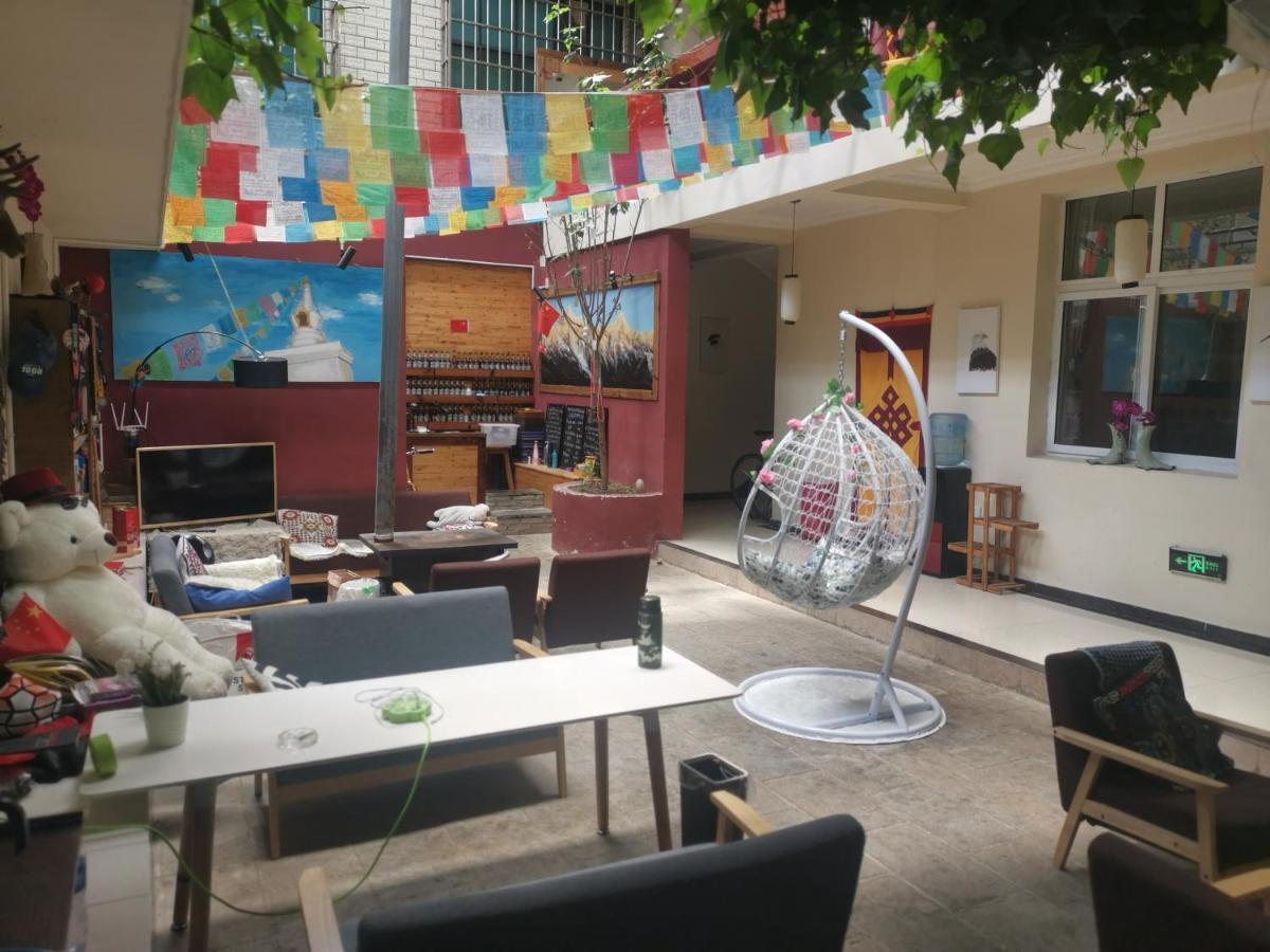 שנגרי - לה The Moon Bird Hostel מראה חיצוני תמונה