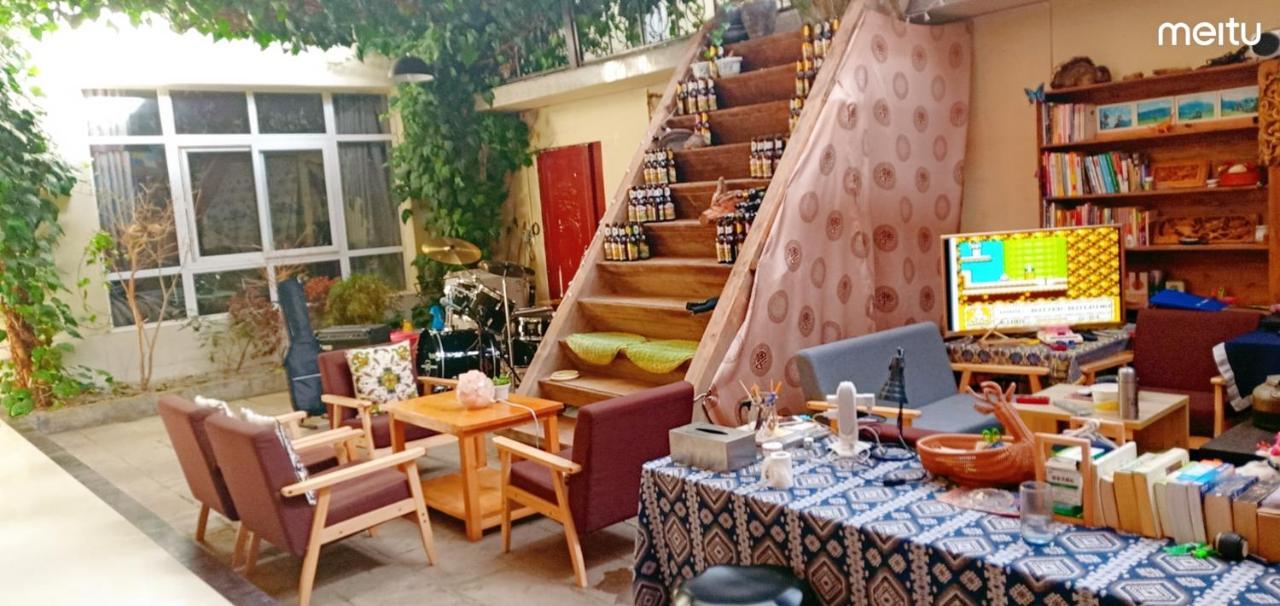 שנגרי - לה The Moon Bird Hostel מראה חיצוני תמונה