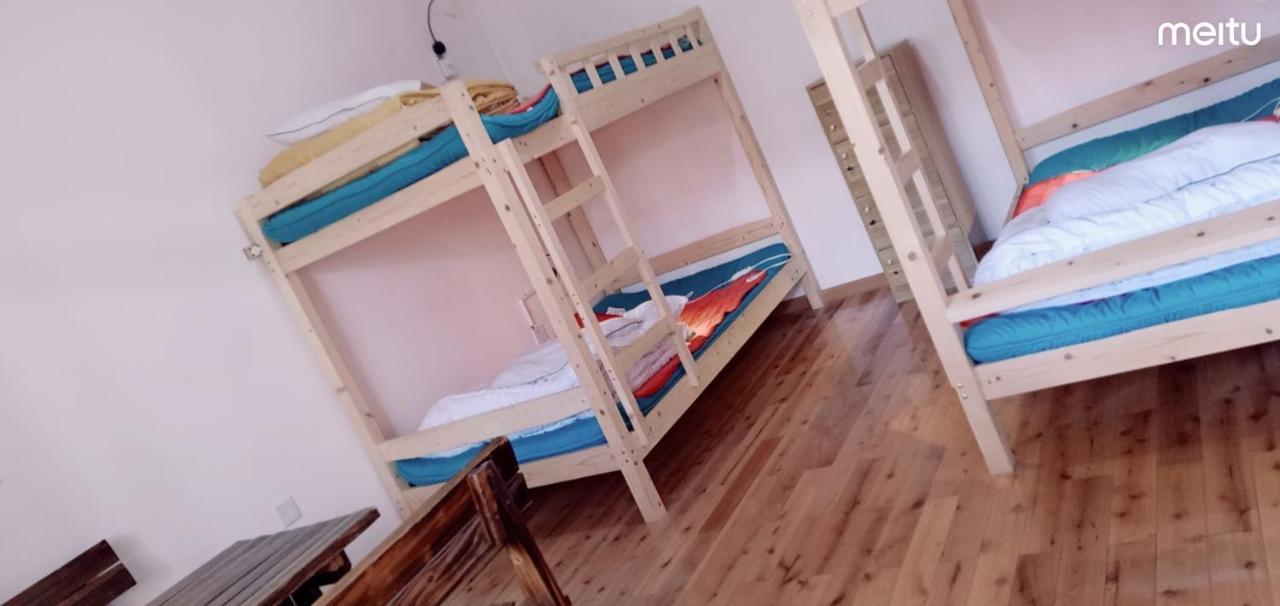 שנגרי - לה The Moon Bird Hostel מראה חיצוני תמונה