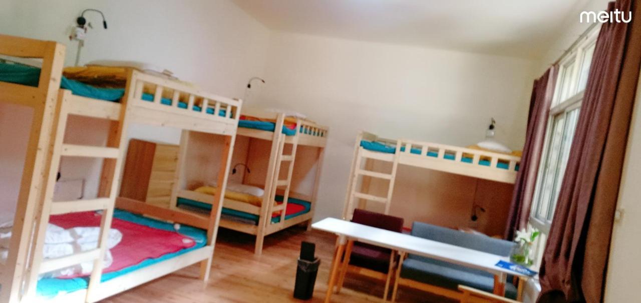 שנגרי - לה The Moon Bird Hostel מראה חיצוני תמונה